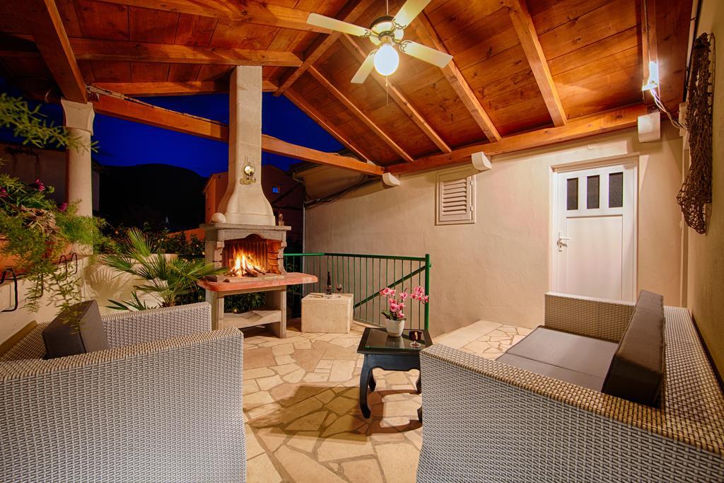 Villa Kamenica Komiža Rum bild